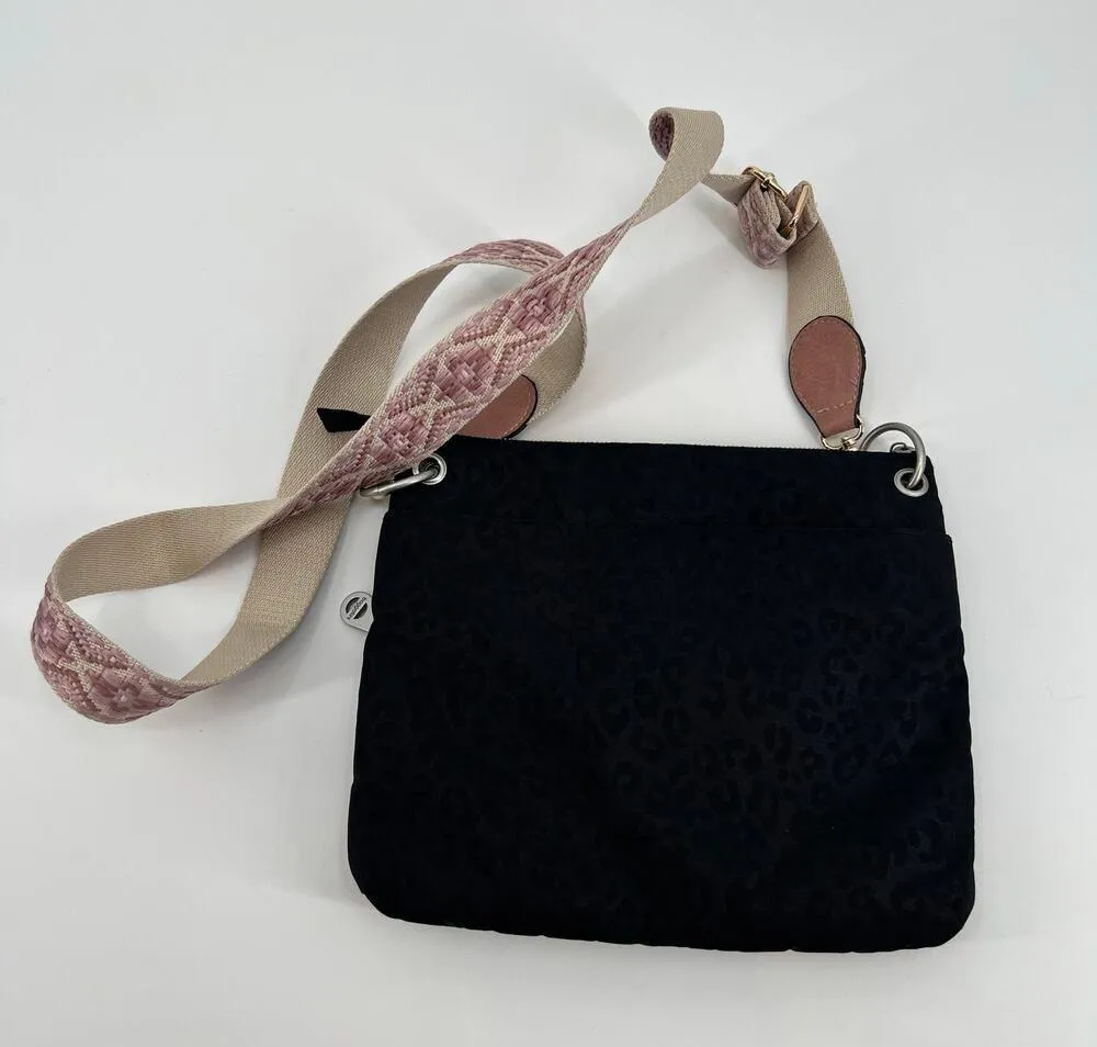 Baggallini Tulum Crossbody Black & Silver leopard print Travel Bag Handbag Zip - Image 7