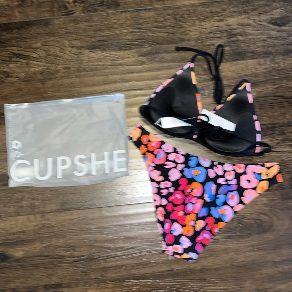 NWT Multi-Colored Leopard Halter Neck Bikini Set - Image 4