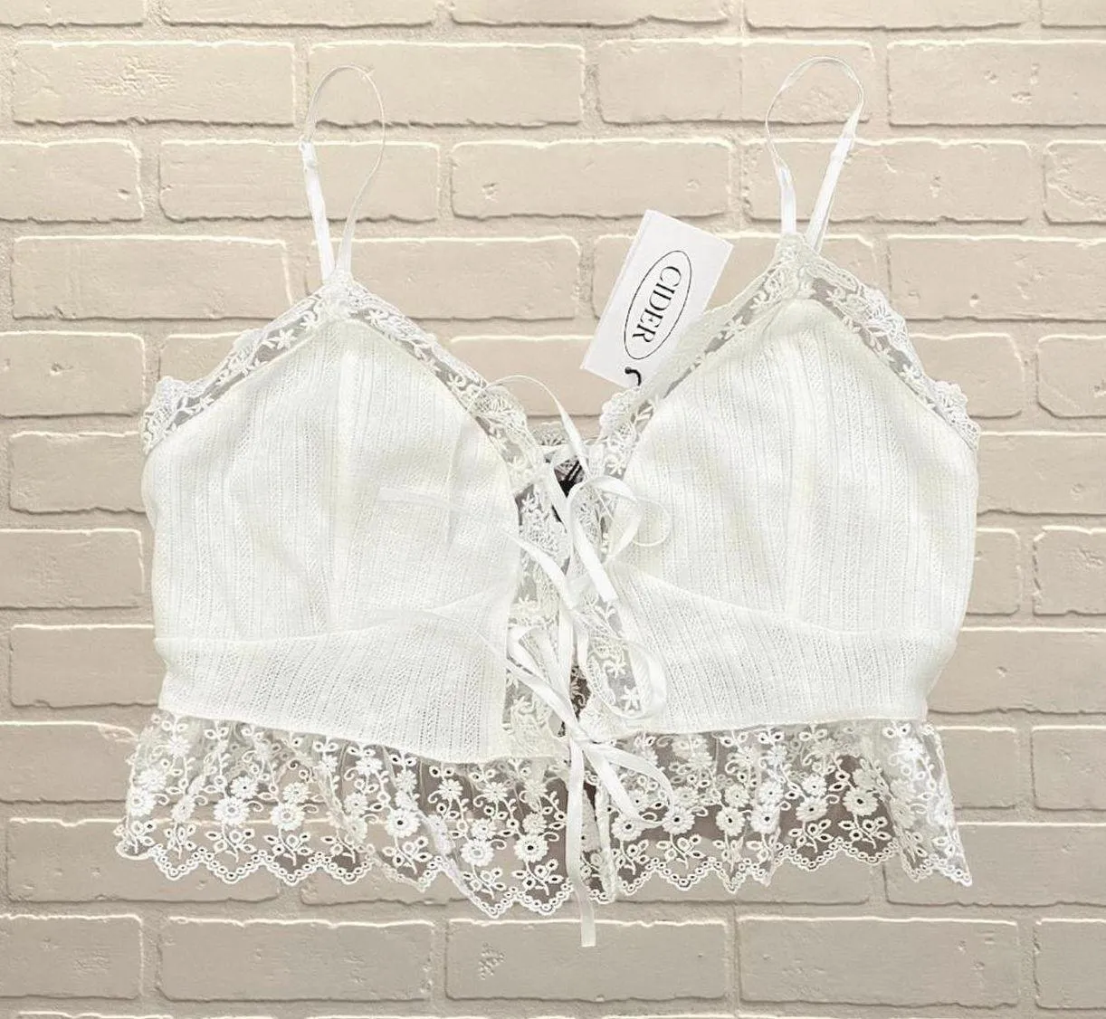 Cider White Lace Cami Crop Top - Image 2