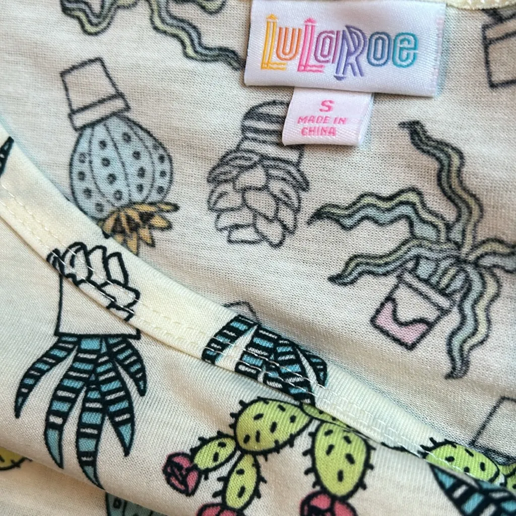 3/$15 LULAROE Cactus Print Irma Shirt - Image 5