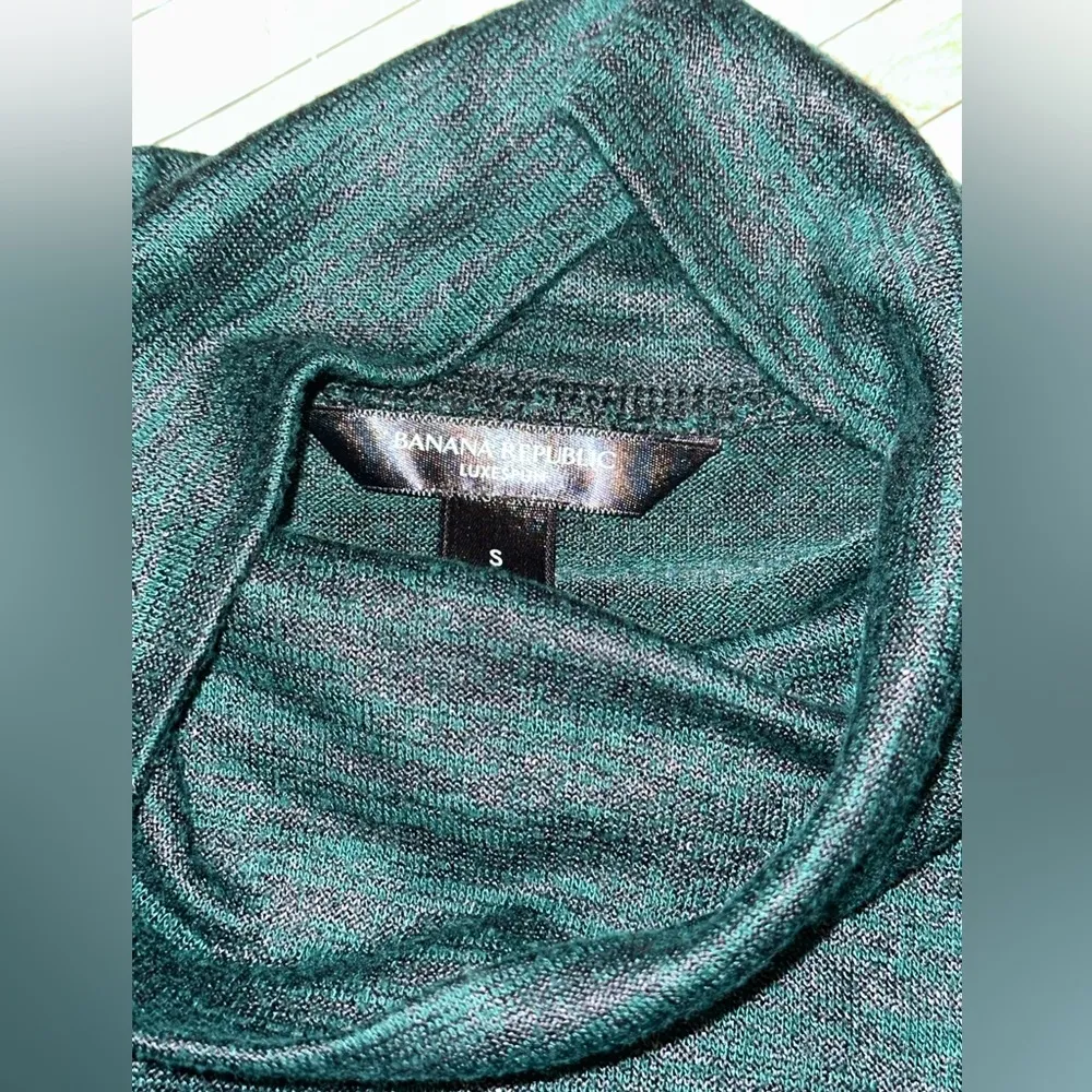Banana Republic Luxespun Green Long Sleeve Womens Size Small - Image 2