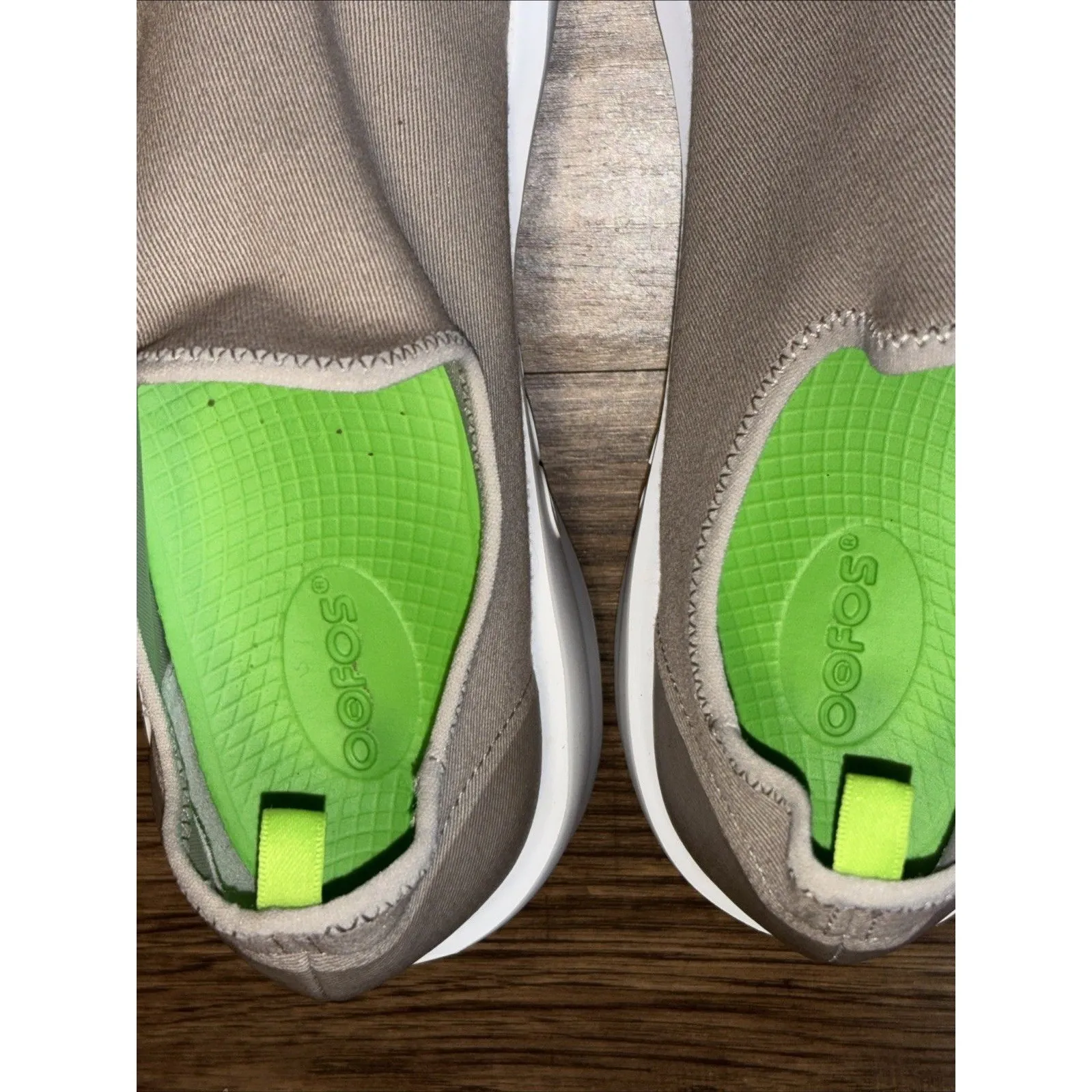 OOfos OOmg eeZee Womens 11W Brown Recovery Cushion Slip - Image 12