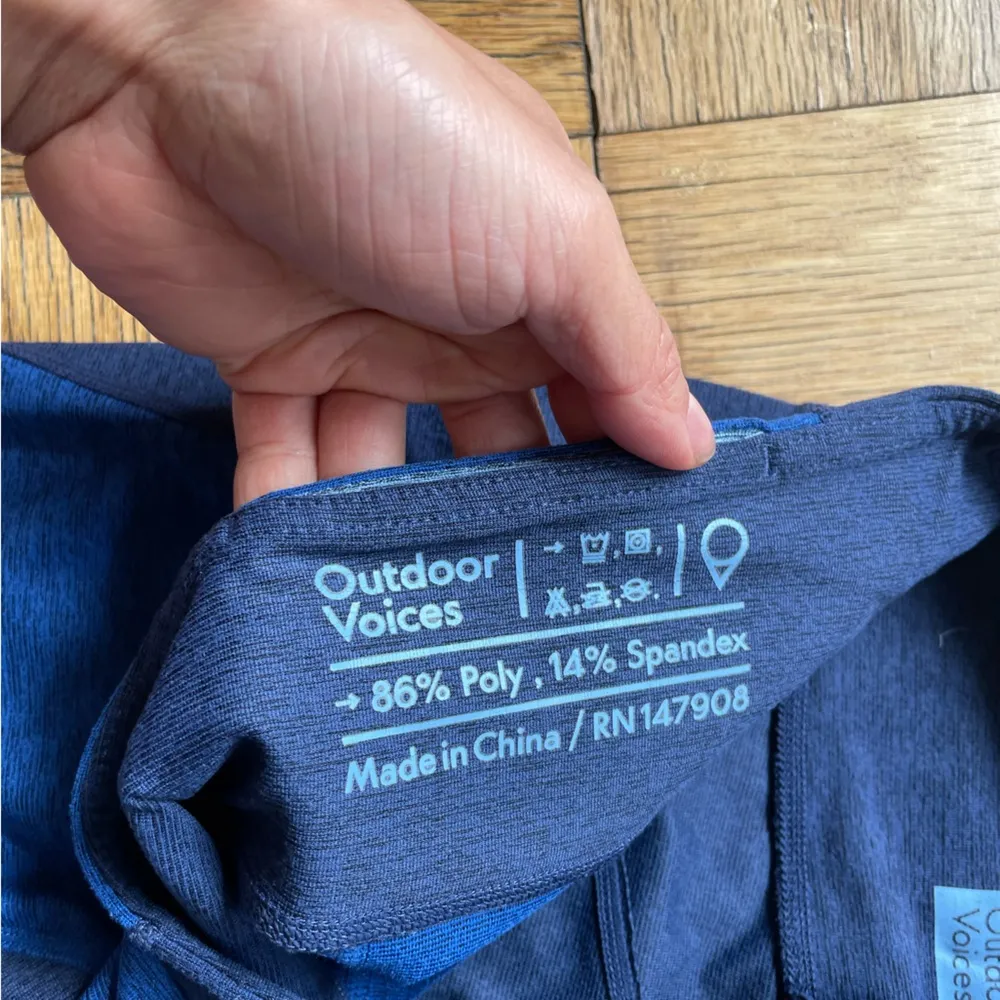 Outdoor Voices Tritone 7/8 Warmup Legging XS EUC navy/bright blue/light blue - Image 3