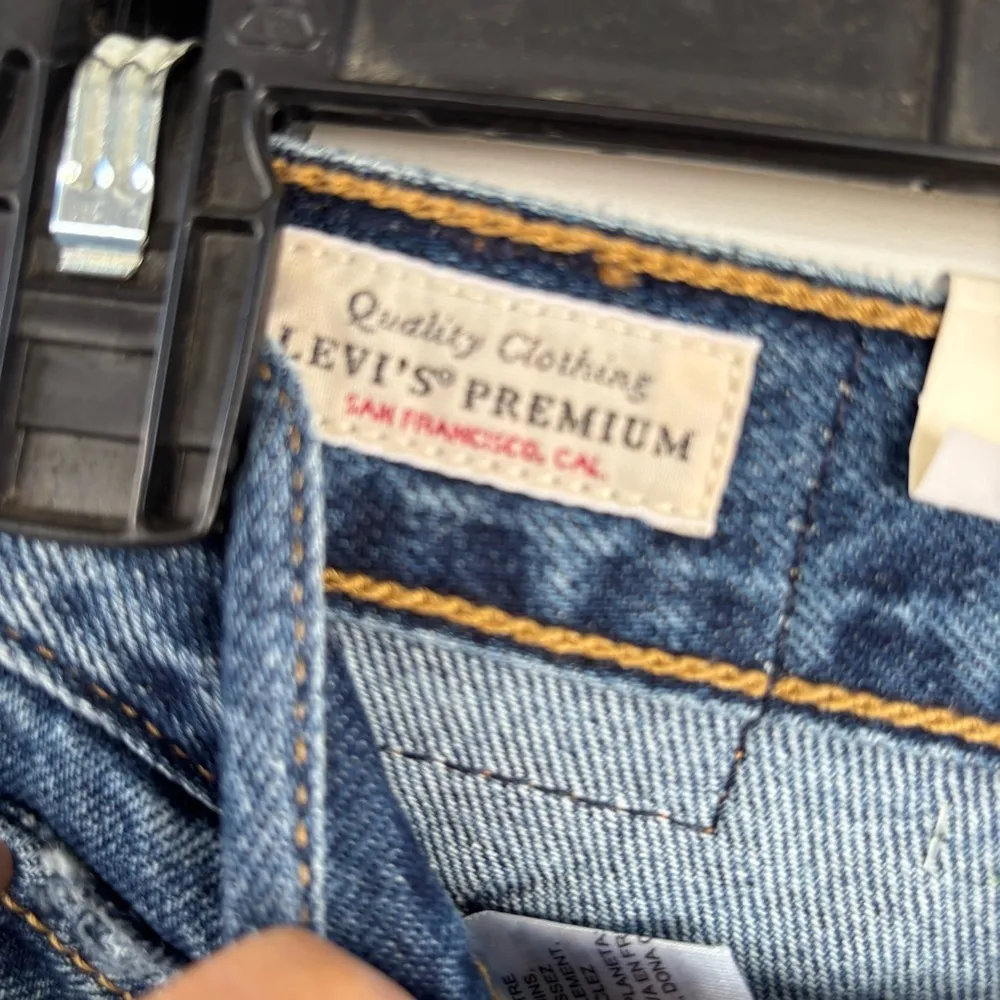 Levi's® Premium 80s Mom Jean Size 25 NWT - Image 9