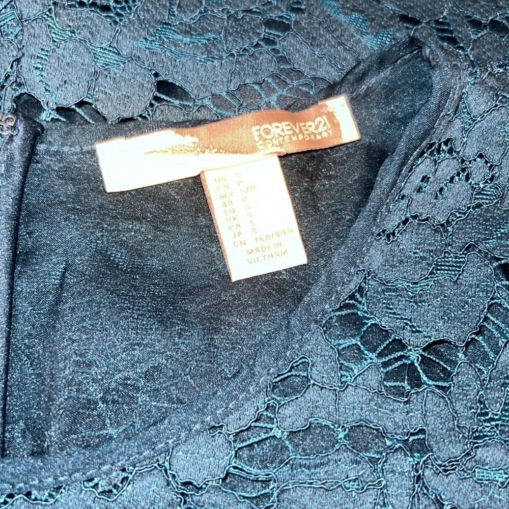 Forever 21 Teal Lace Shorts Romper Size‎ Small - Image 3