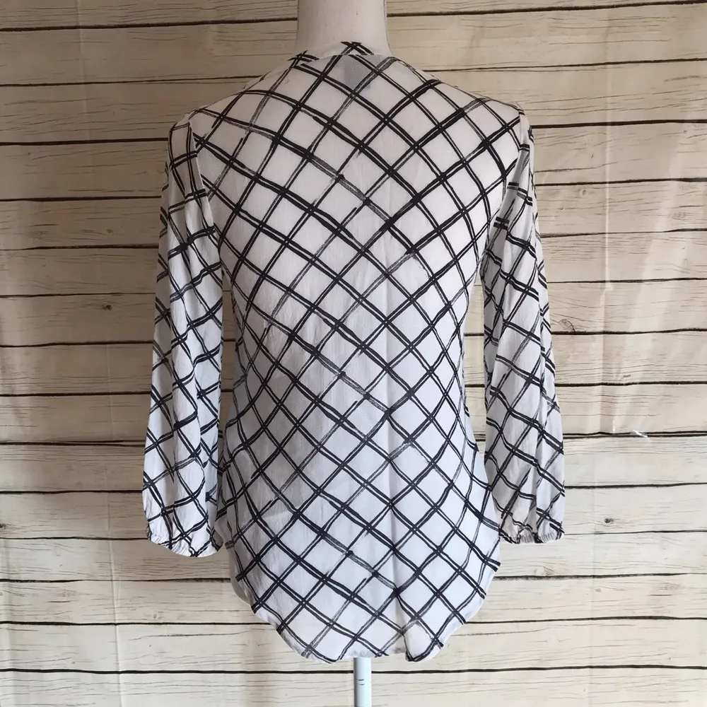 Lucky Brand Black and White Peasant Top - Image 8