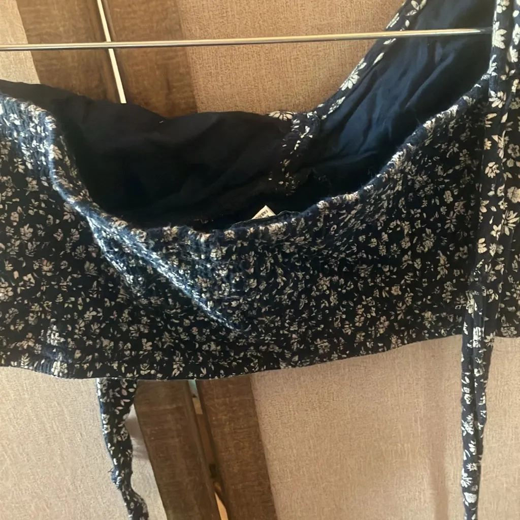 FINAL MARKDOWN American Eagle Outfitters Navy cropped halter Top medium - Image 3