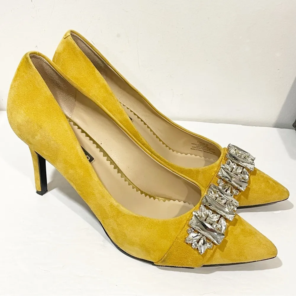 Karl Lagerfeld Size 9.5 Mustard Yellow Leather Rada Crystal Pumps - Image 4