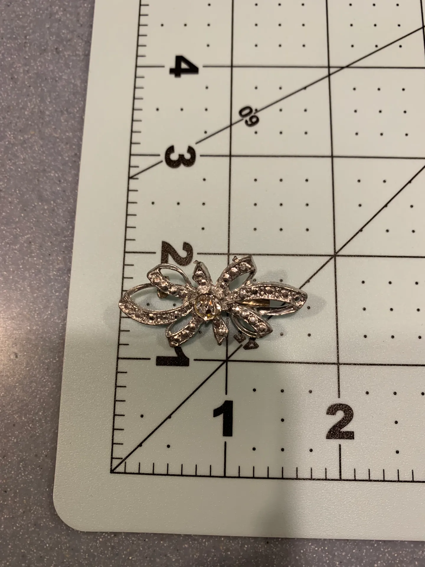 Vintage Silver Bow Like Brooch Pin With Rhinestone - Image 6