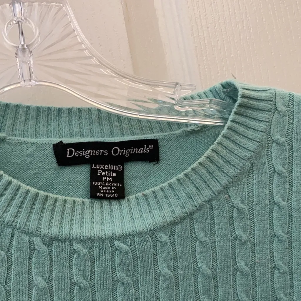 FINAL MARKDOWN Designers originals cable front sweater petite medium Size undefined - Image 3