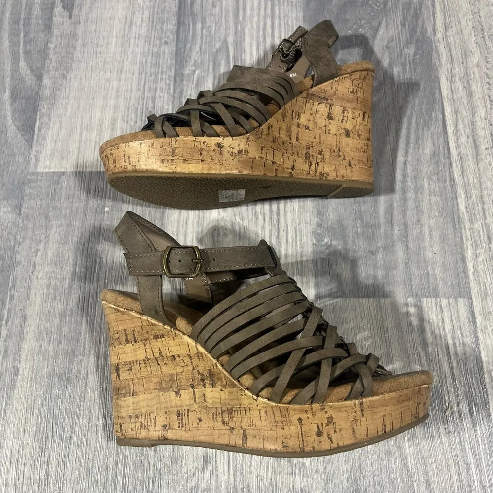 Maurice’s Women's Strappy Sandals in Brown; 8M - Image 9