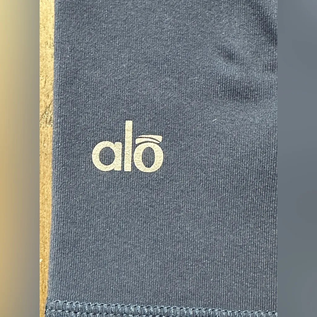 ALO Yoga Women’s High-Waist Capri Leggings – Small - Blue - Image 3