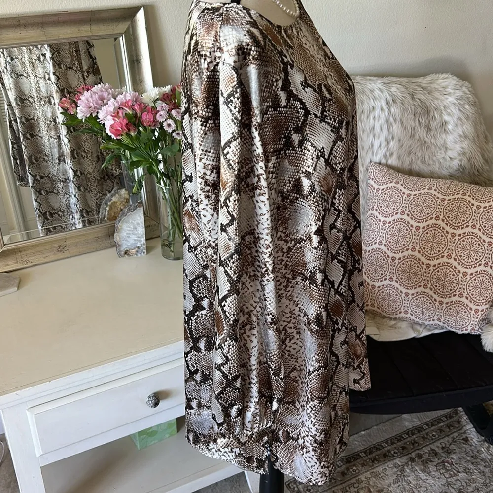 Chico’s silver/brown snake print satin long sleeve long line tunic blouse XL,3​​ - Image 7