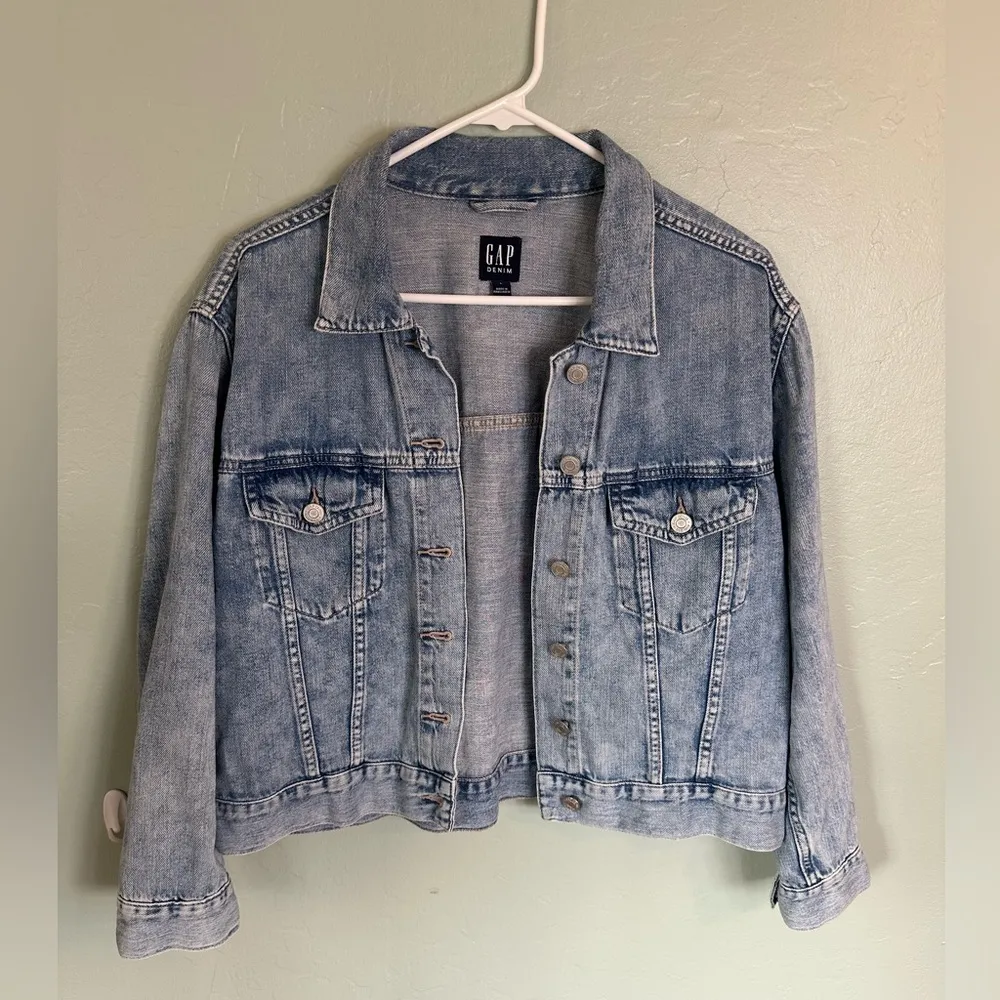Gap 90’s Fit Denim Jacket Light Distressed Wash 100% Cotton Crop Style Size L - Image 4