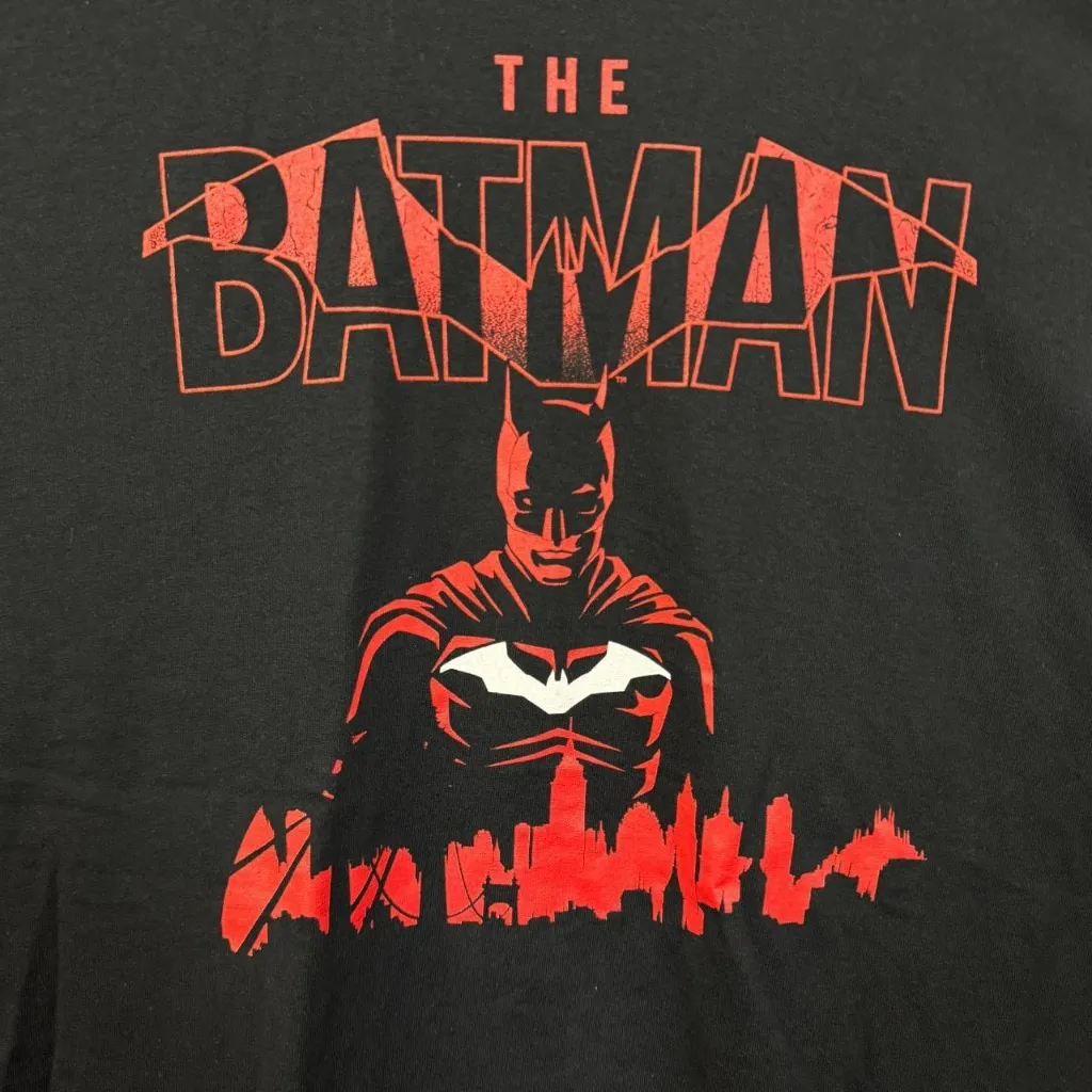 Robert Pattinson’s Batman T-shirt size 2xl - Image 2