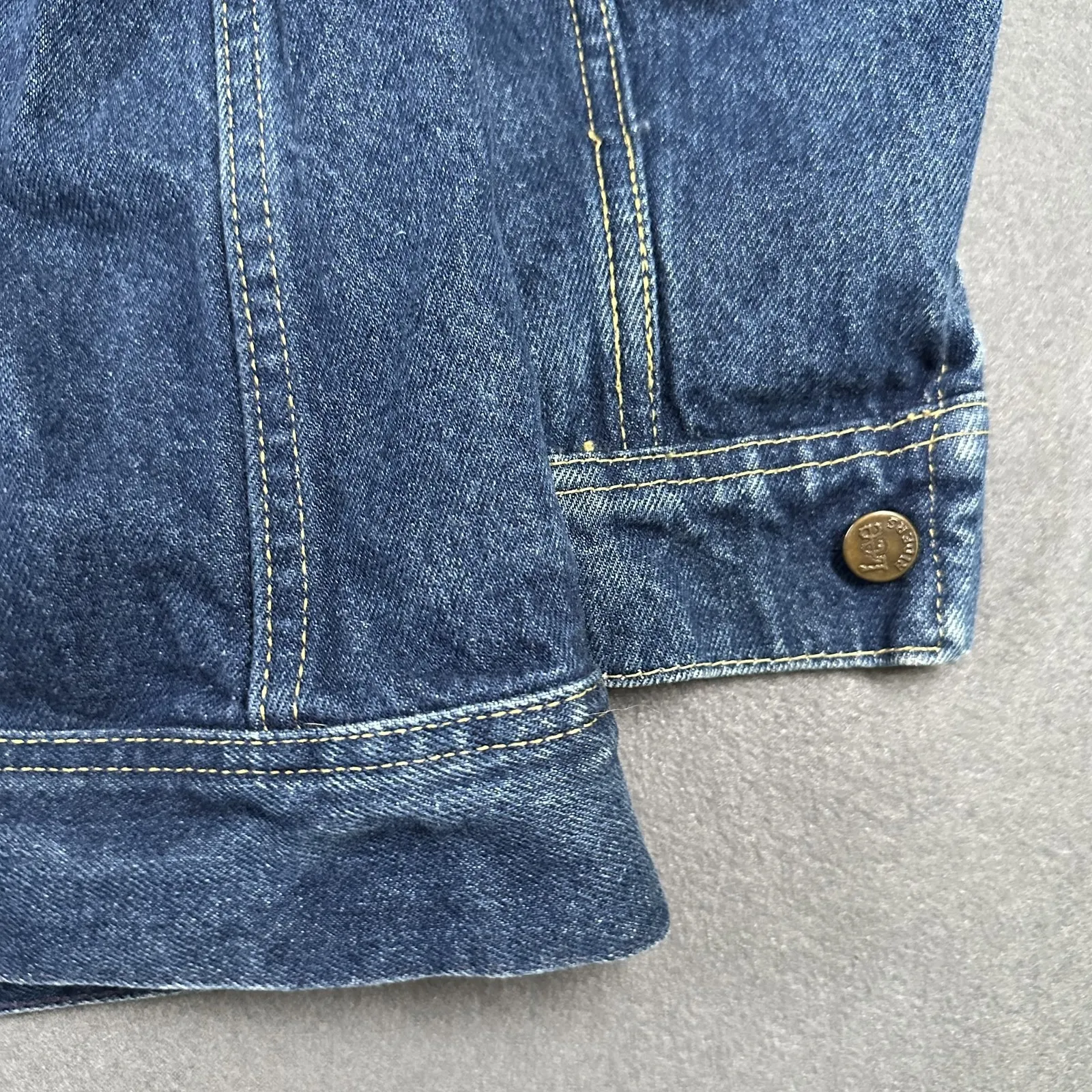 Vintage Lee Trucker Jacket Womens 11/12 Blue Denim Trucker USA Union Made - Image 13