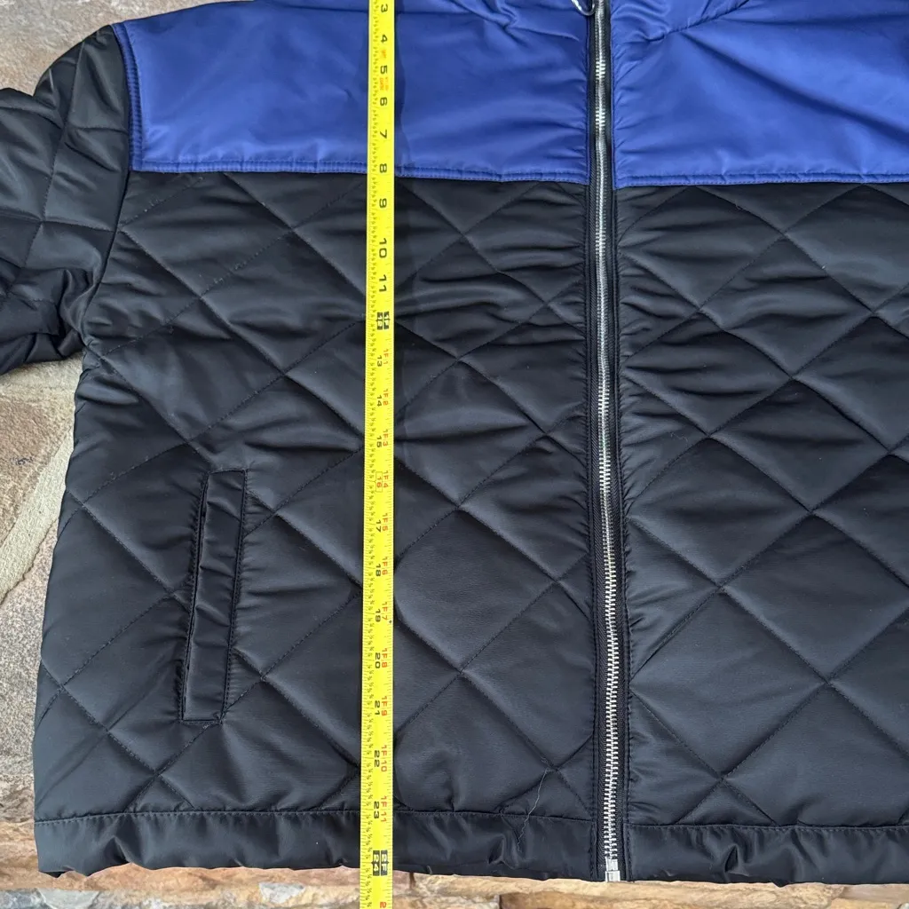 NWT WeWoreWhat Quilted Puffer Jacket - Black and Navy Blue colorblock ski - Image 6