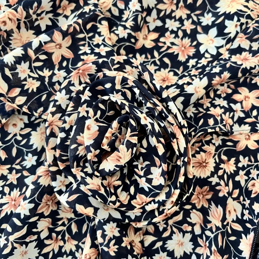 Vintage 1990s Karin‎ Stevens Floral Midi Dress - Image 5