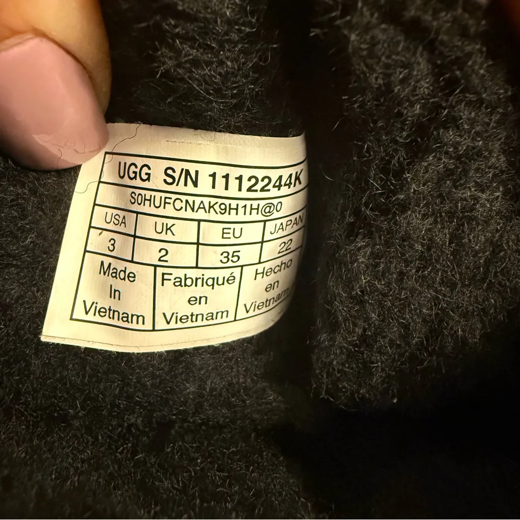 Ugg Women's Classic Mini Stellar Sequin Black Boots, Women’s 3/ Kid’s 1-2/ 35 EU - Image 5