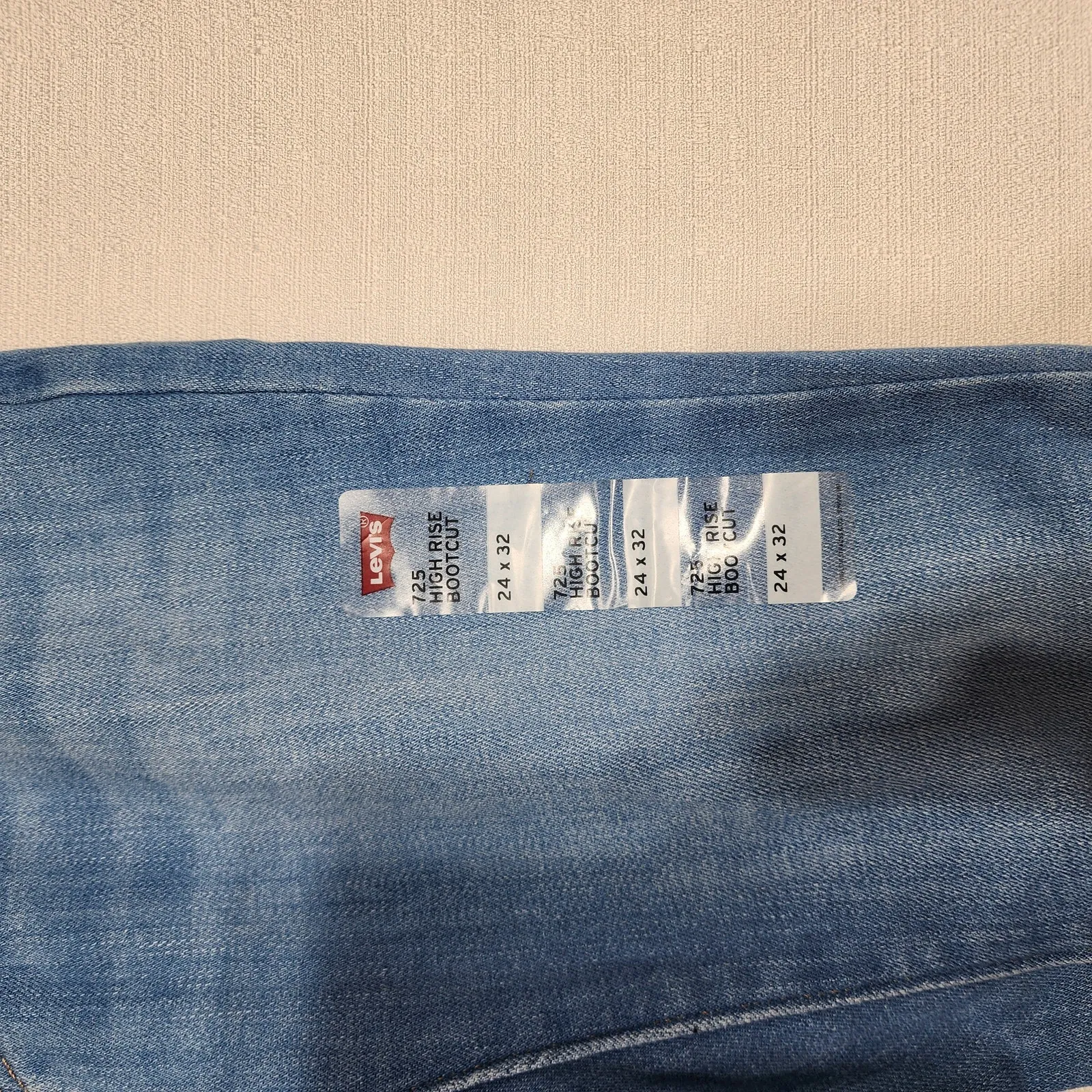 Levi's 725 high rise bootcut pants W24''x L32'' - Image 3