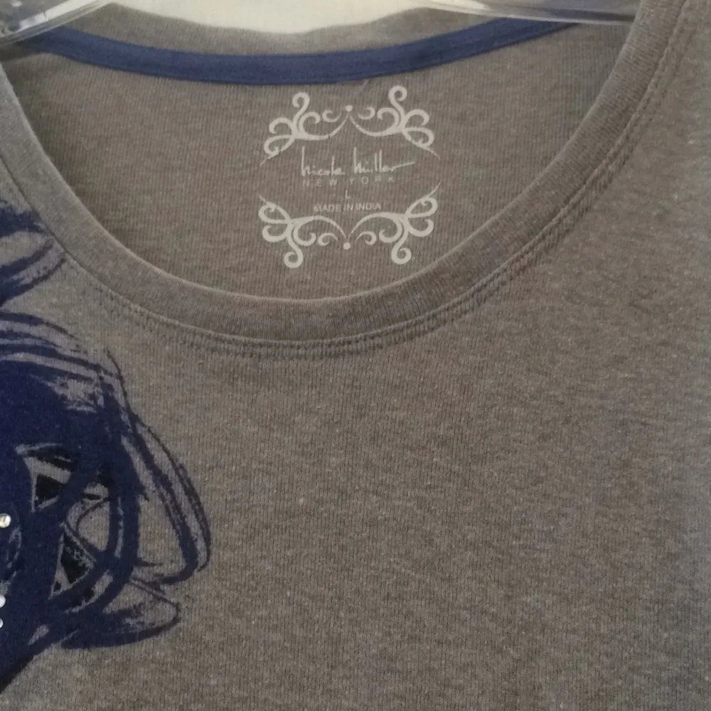 FINAL MARKDOWN Ladies Nicole miller tee large - Image 3