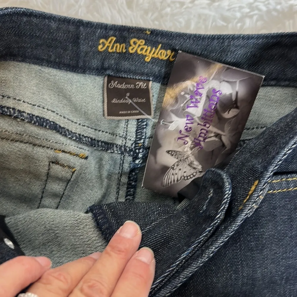 Ann Taylor Capris Denim Sz 8 Blue - Image 3