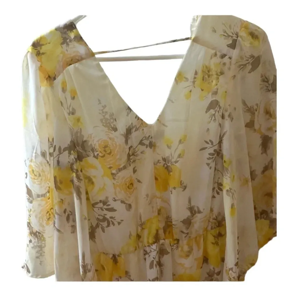 bailey blue yellow brown floral short long sleeve romper  // size M - Image 4