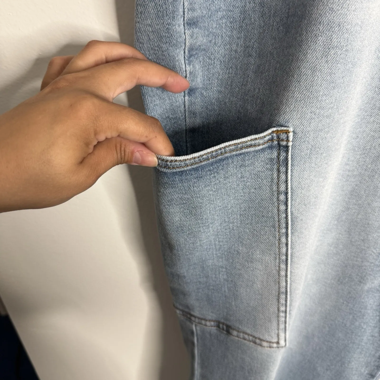 Judy Blue High Rise Wide Leg Cargo Pocket Jeans Light Blue Wash Size 24W - Image 7