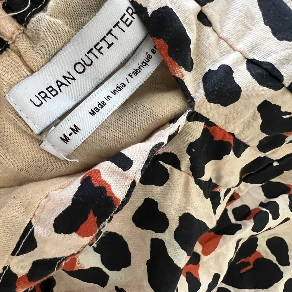 URBAN OUTFITERS Leopard Print Tiered Keyhole Romper M - Image 5