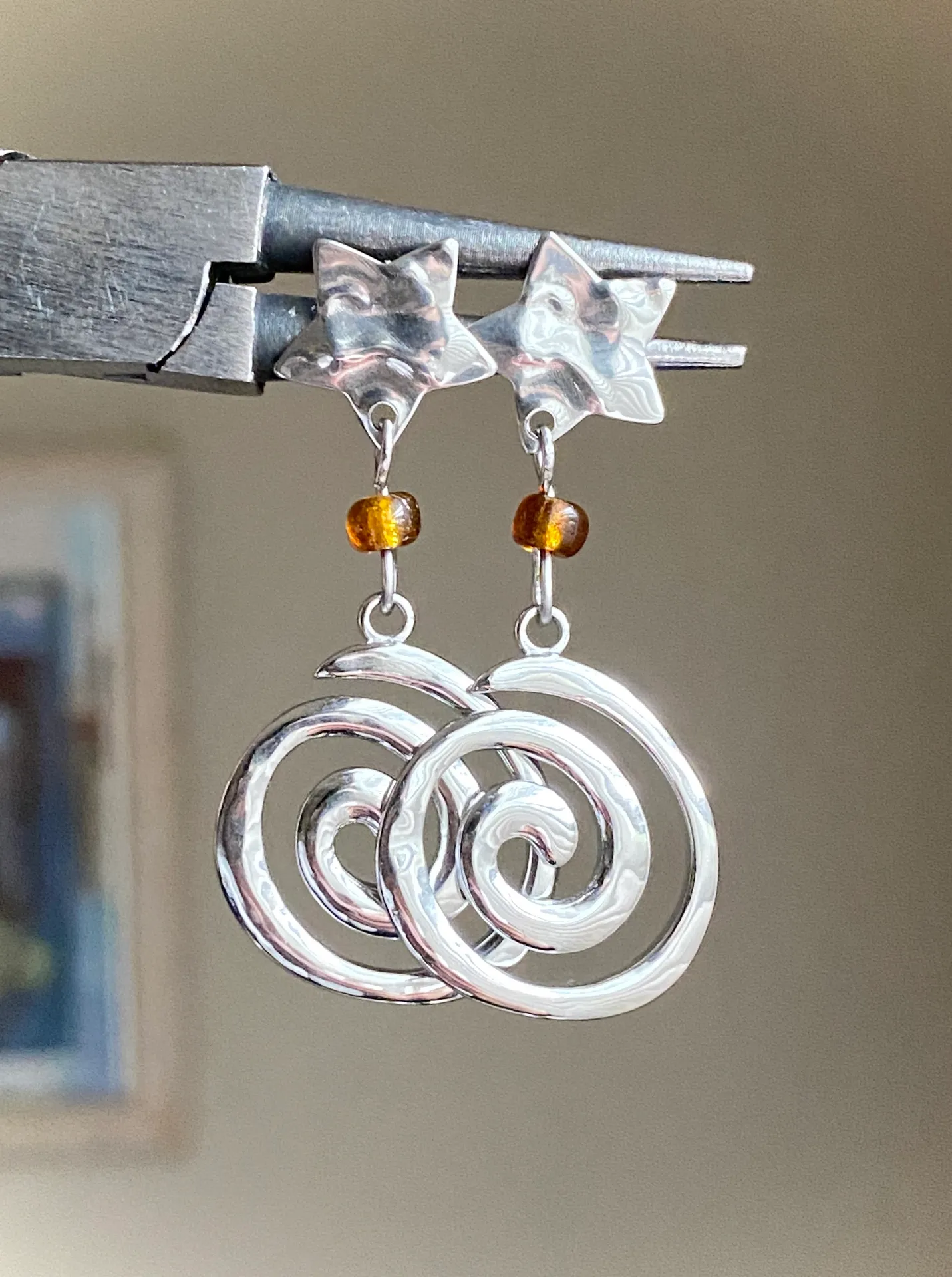 retro vintage boho funky grunge style stainless steel star & swirl dangle earrings☀️🌀 - Image 2