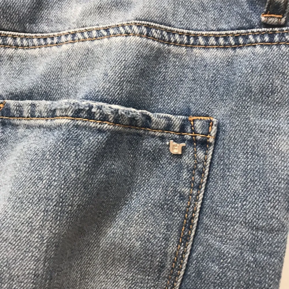 C'EST TOI DISTRESSED BOYFRIEND JEANS Raw hem sz 9/28 Blue - Image 7
