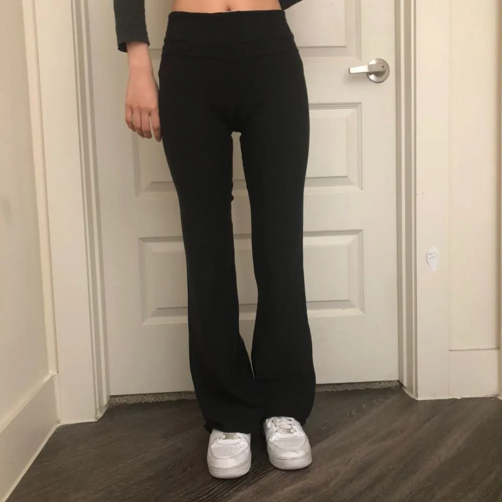 Lululemon Black Reversible Yoga Pants  - Image 9