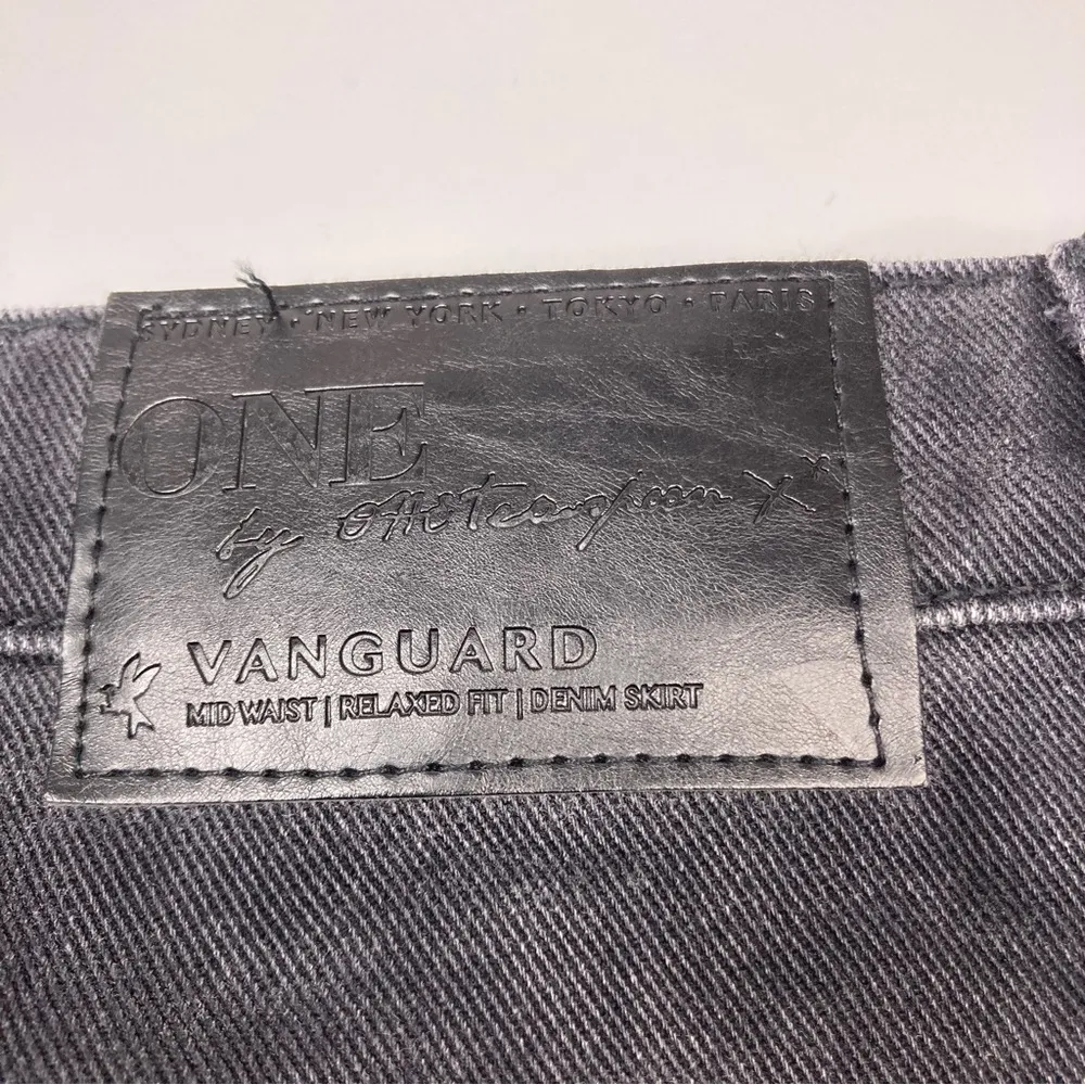 One x One Teaspoon | Black Mid Rise Relaxed Fit Denim Skirt Size 26 - Image 6