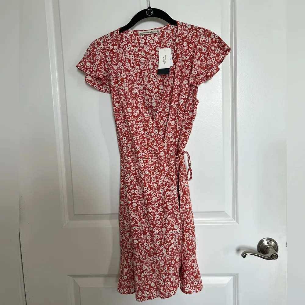Abercrombie Wrap Floral Dress - Image 2
