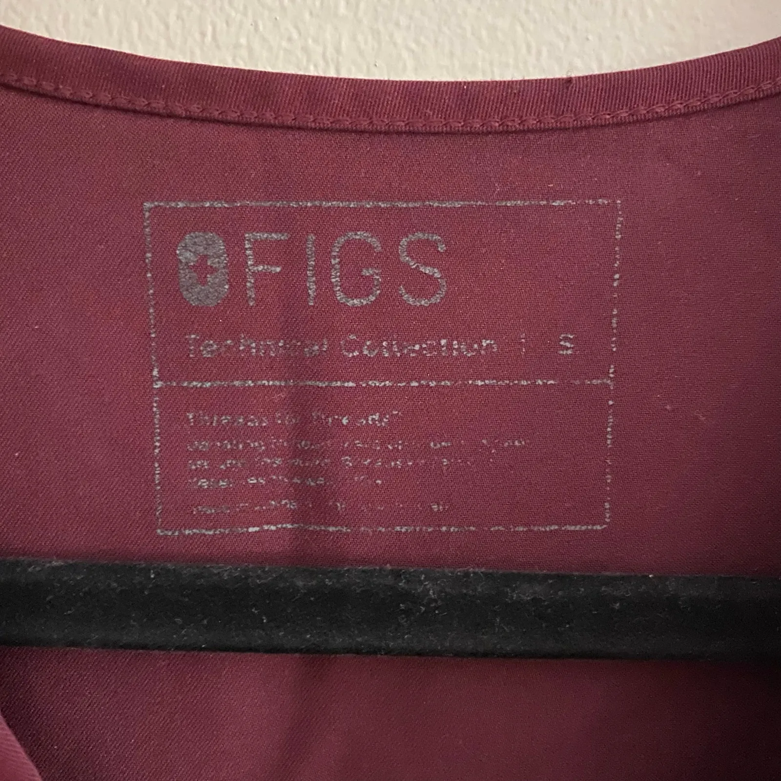 FIGS Burgundy Catarina Scrub Top Uniform Medical Nurse Doctor Women's size Small - Image 3