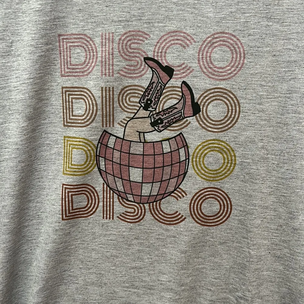 New disco cowgirl/cowboy graphic tee Size L - Image 2