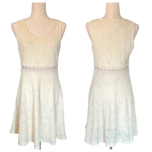 A’reve ivory lace sleeveless dress Size M - Image 2