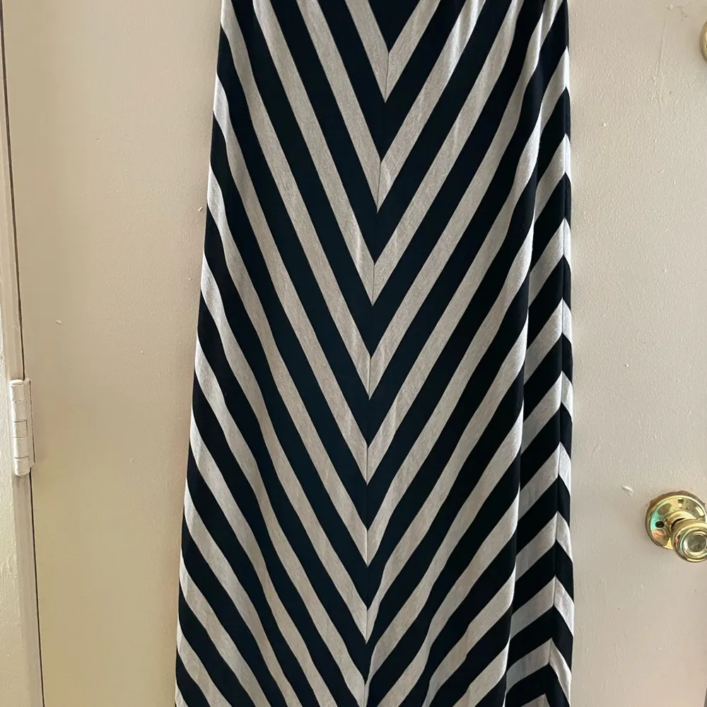 Disney Parks Chevron Pattern Long Skirt Size XS A4 - Image 5