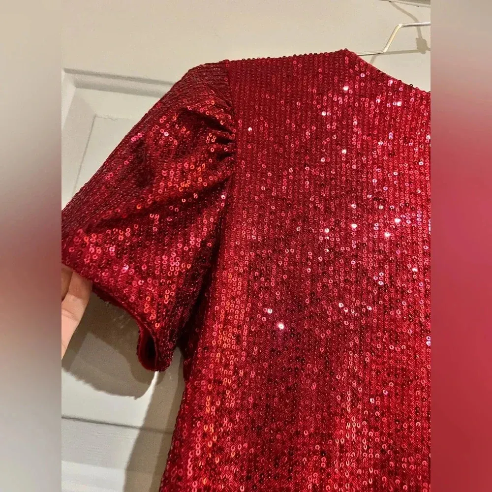 Sequin  red short sleeve women’s shirt size Large DKNY brand. NNT - Image 8