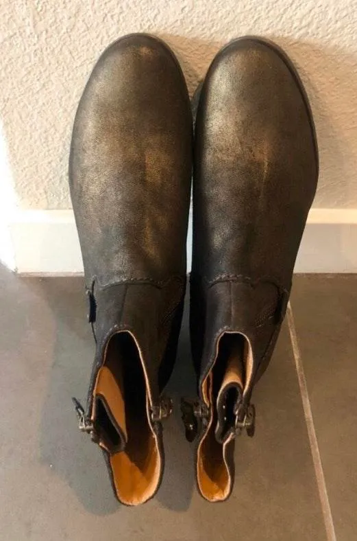 Brand new never worn  Sinatra Rock boots. Sz 7 Originally $179 - Image 6