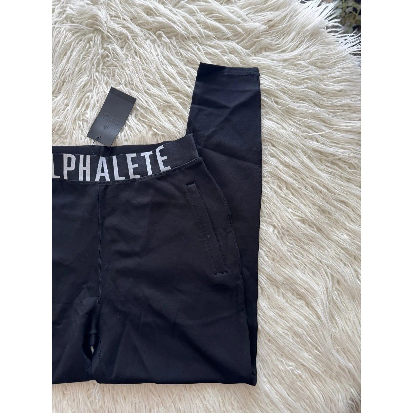 Alphalete Banded Logo Joggers Size Medium - Image 4