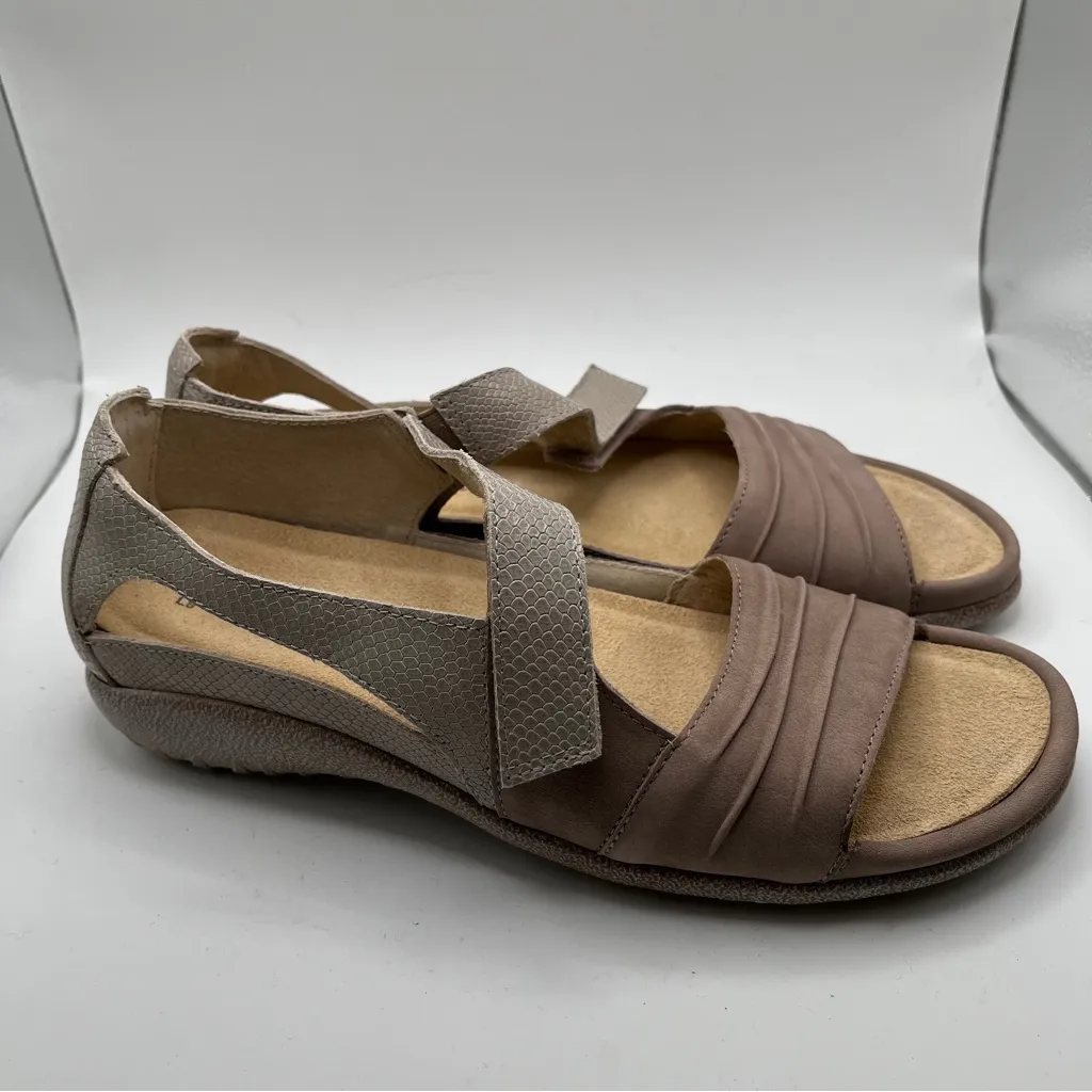 NWB Naot Papaki Women's color stone beige size 40 US 9 flat sandals comfort - Image 4