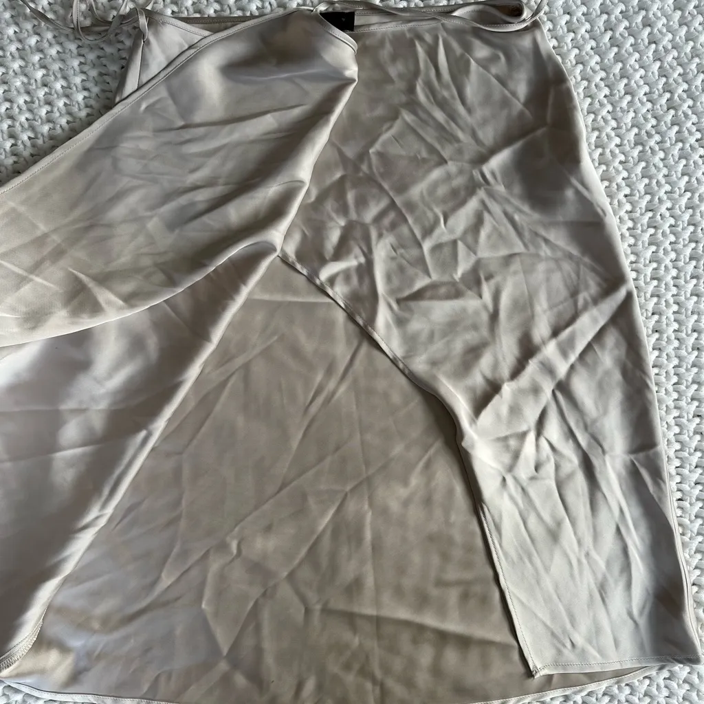 Zara Elegant Beige Wrap Skirt - Image 5