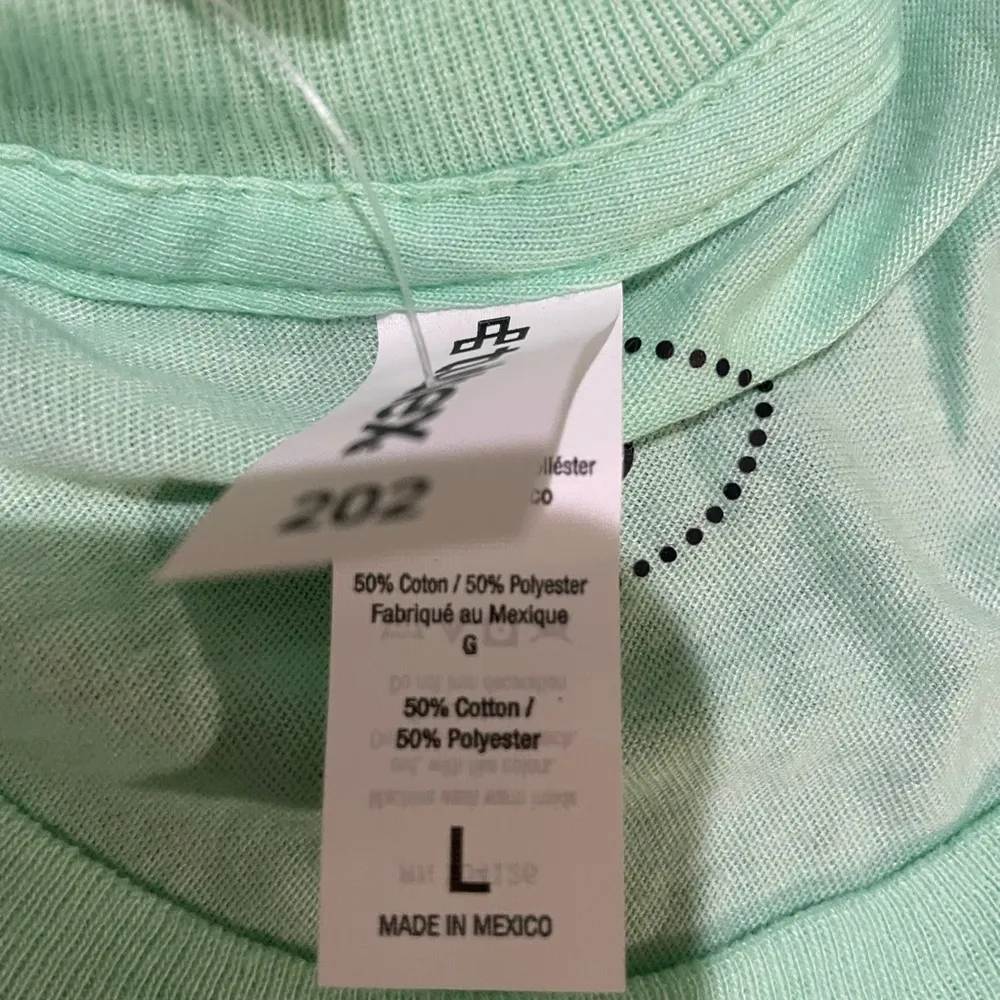 “Hotter than a $2 Pistol” graphic t-shirt - Image 6