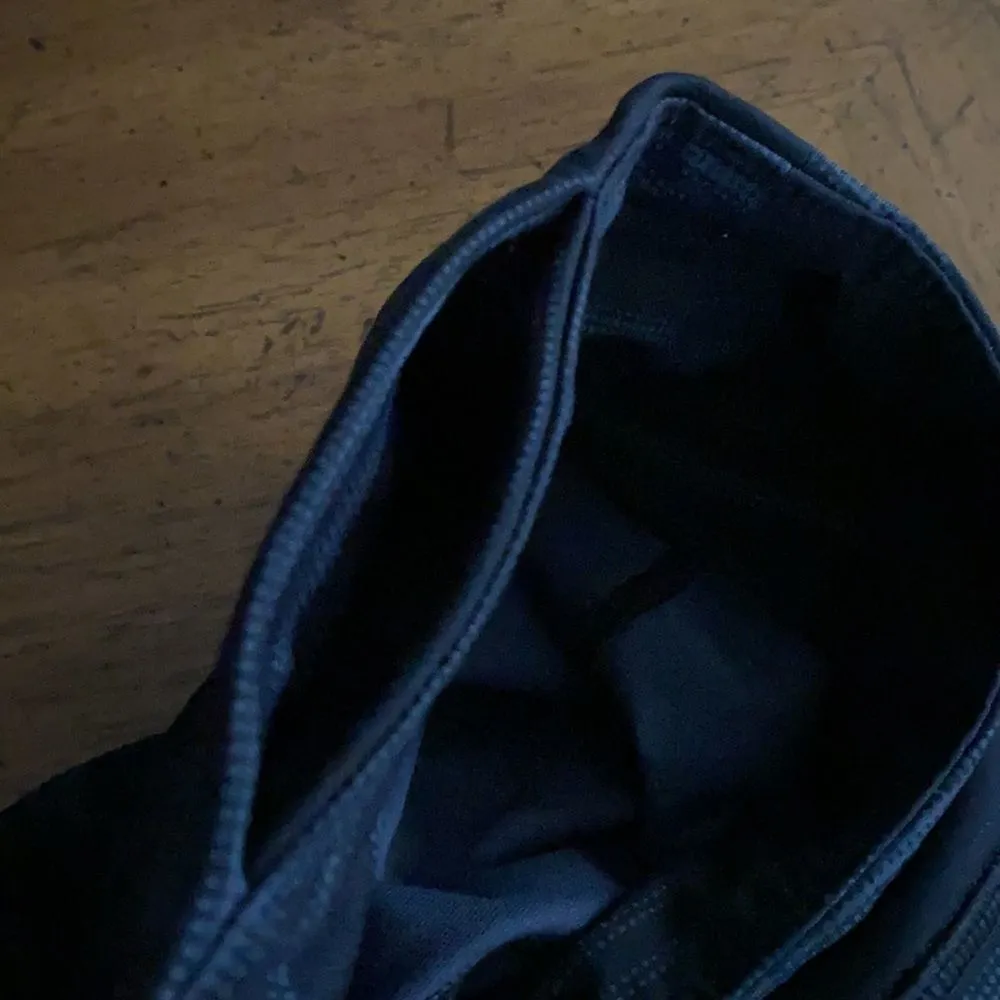 Old Navy Leggings Cropped Capri Active Fitted Black Gray Patterned Athleisure - Image 7