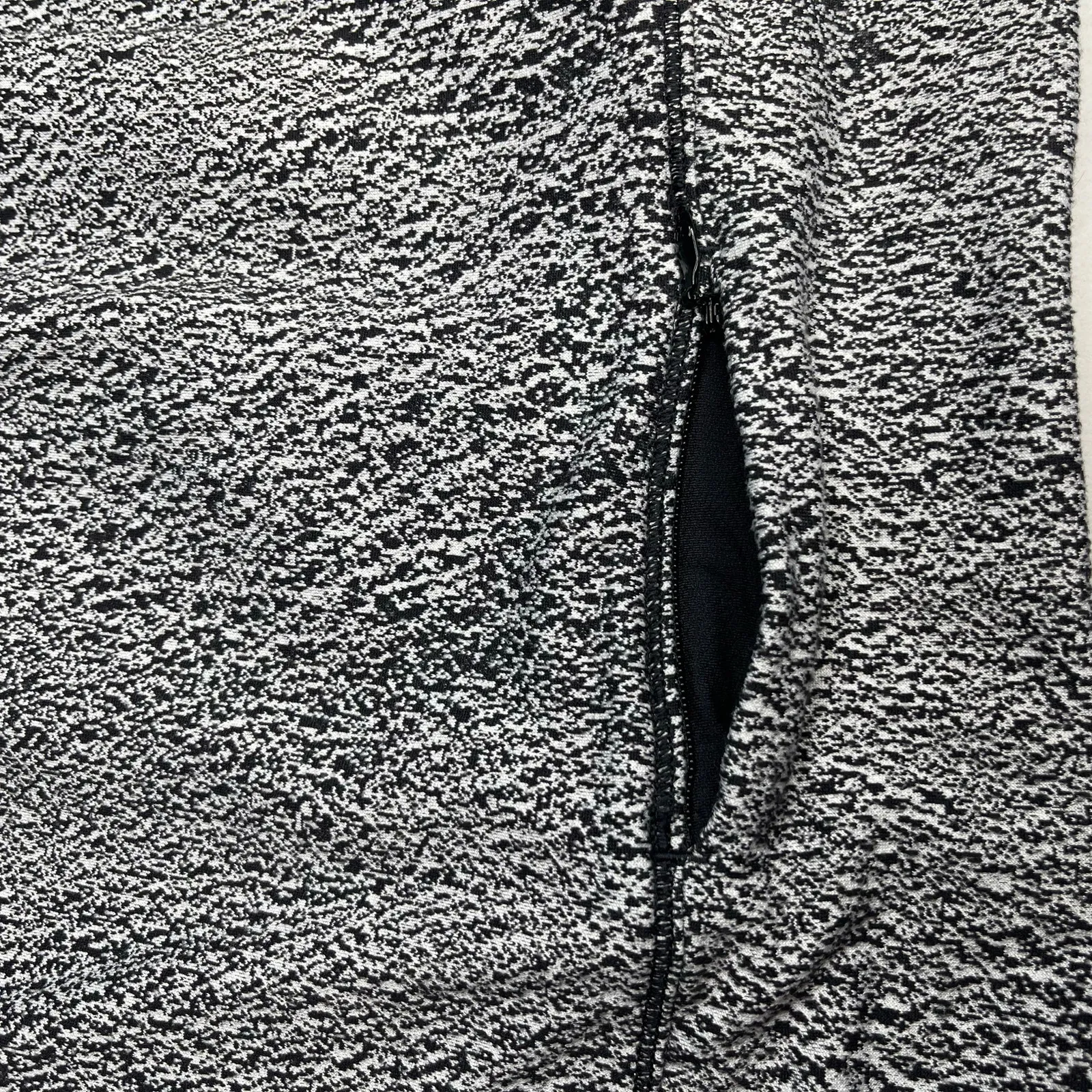 Lululemon Rush Hour Long Sleeve shirt 12 Running Luon Spray Jacquard White Black - Image 9