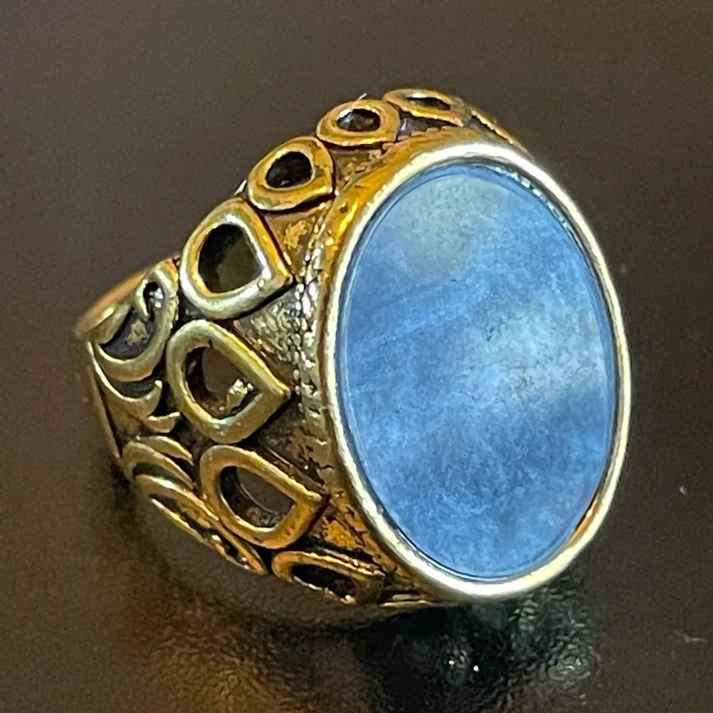 Vintage Black gemstone 18k gold plated ring size 7.5 - Image 2