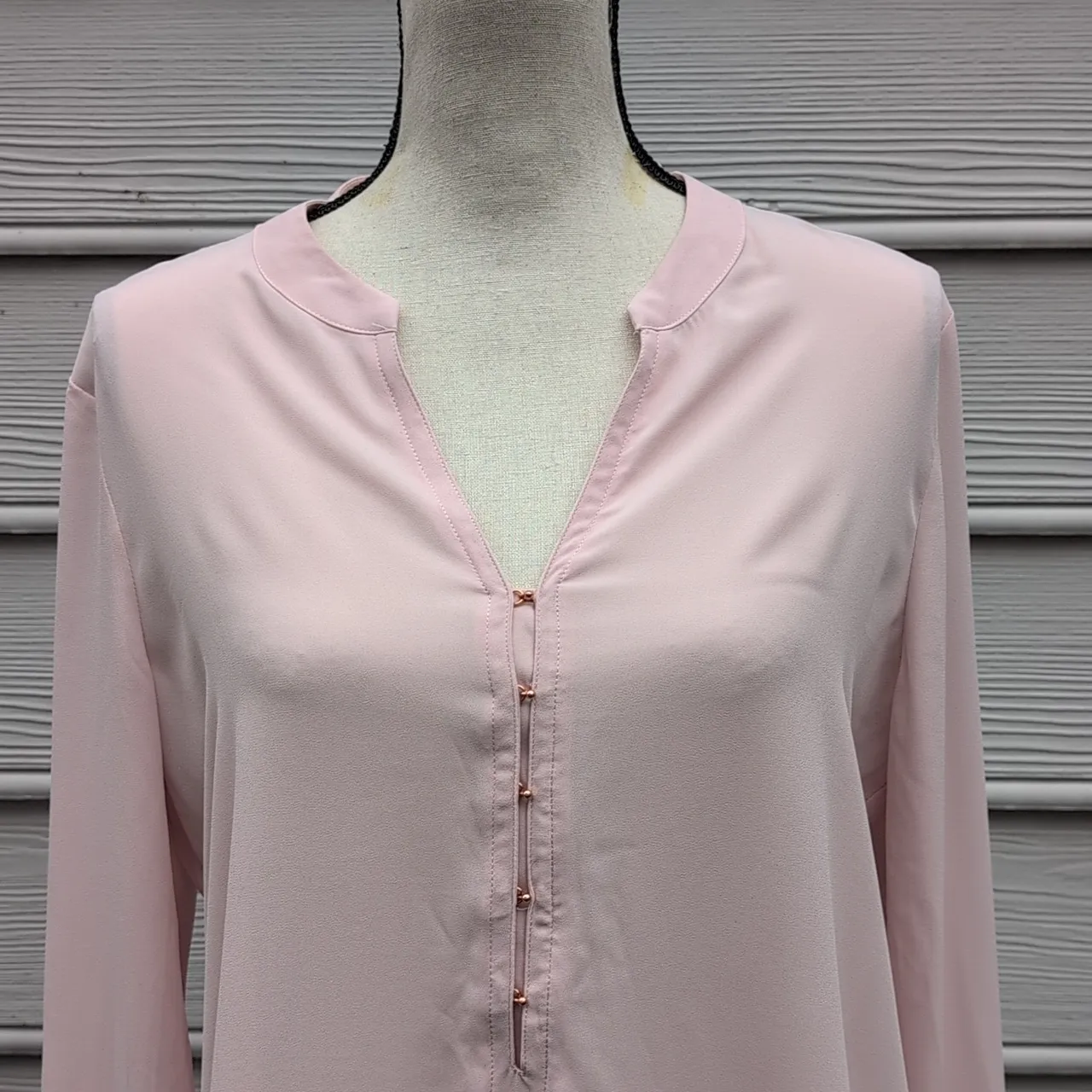 NWT Ivanka Trump V-Neck Blouse | Ivanka Trump Pink Henley Blouse - Image 2