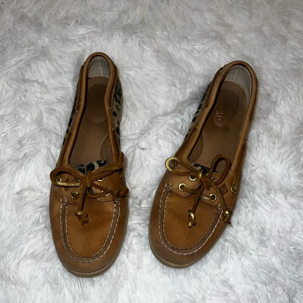 Sperry Boat Shoes with Leopard Print Detail size 8 - Image 2