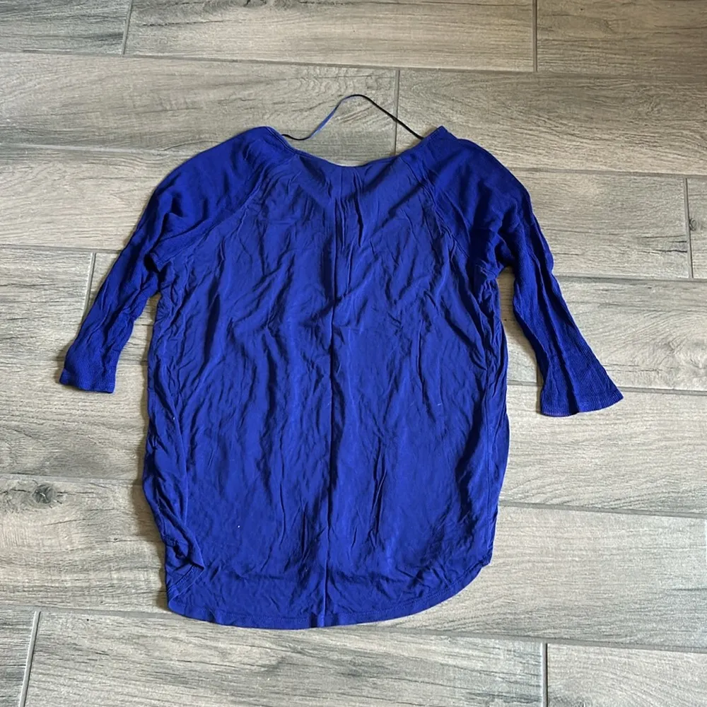 Attention blue top - Image 4